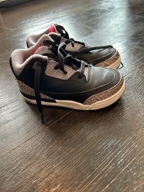 Nike Jordan 3 Retro Kids Black, Gray & Ref Low-Top Sneakers